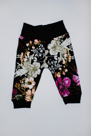 
                
                    Load image into Gallery viewer, Joggers // Black Flower Festival
                
            