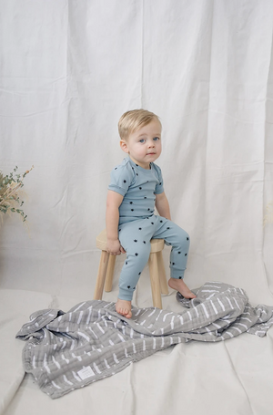 
                
                    Load image into Gallery viewer, Cotton Short Sleeve Two-piece Cozy Set // Blue Stars
                
            