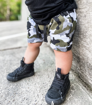 
                
                    Load image into Gallery viewer, Harem Shorts // Camo
                
            