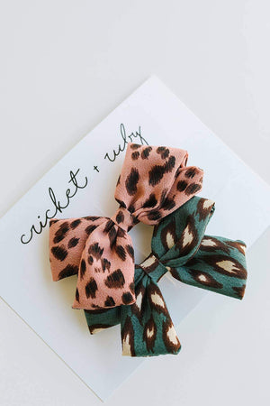 
                
                    Load image into Gallery viewer, 2 Pack Linen Bow Clips // Blue &amp;amp; Pink Leopard
                
            