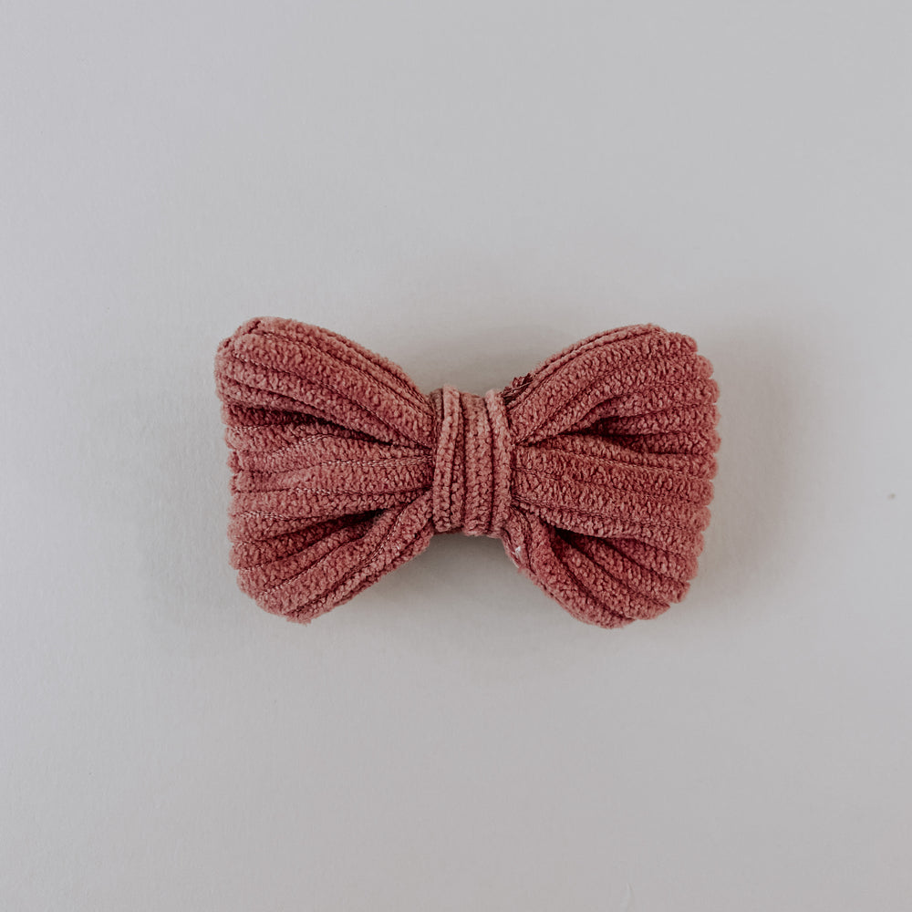 
                
                    Load image into Gallery viewer, Corduroy Bow Clip // Mauve Dusty Pink
                
            